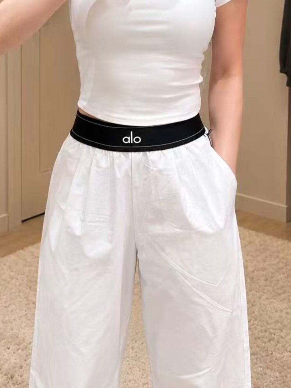 NWT ALO Yoga 🪁 Suit Up Trouser White Athleisure Wide Leg Pants 30” - Picture 2 of 8